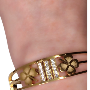 Brazalete Dorado con Flores y Cristales