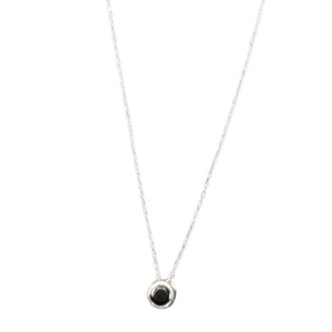 Collar de Plata con Piedra Negra
