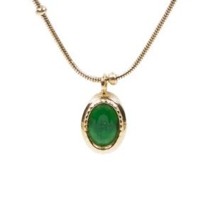 Collar dorado con colgante ovalado verde