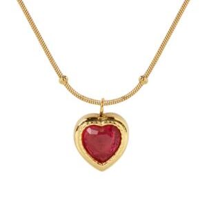 Collar dorado con corazón fuchsia