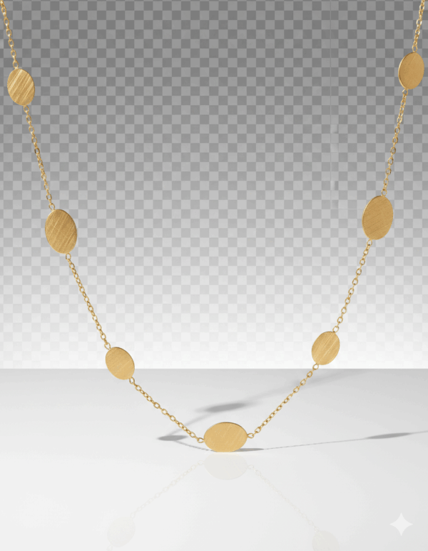 Collar dorado con circulos alrededor