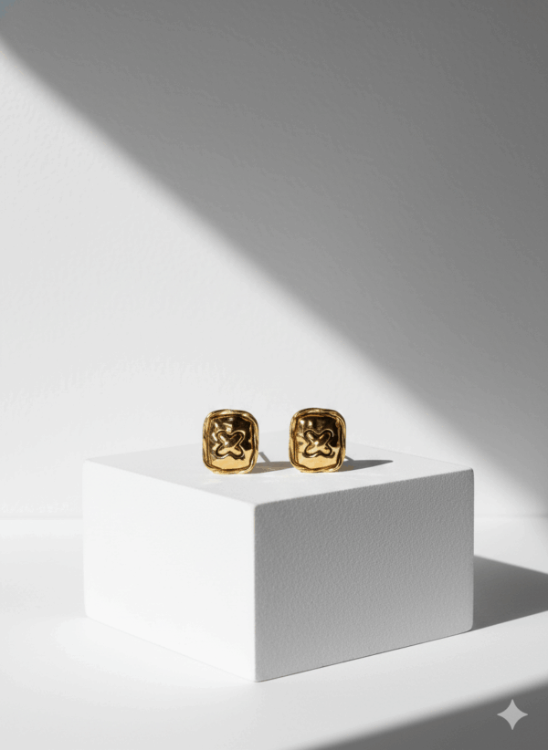 Pendientes Dorados Estilo Botón