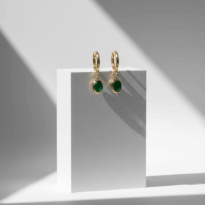 Pendientes con colgante ovalado y piedra verde