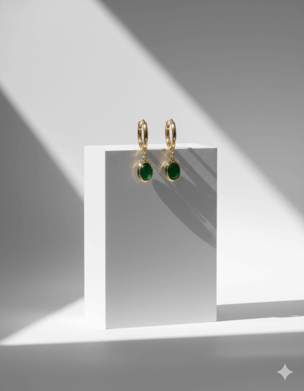 Pendientes con colgante ovalado y piedra verde