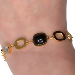 Pulsera Dorada con Piedra Negra