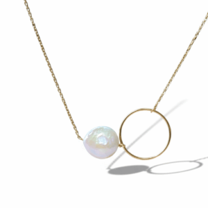 Collar nacar y aro dorado