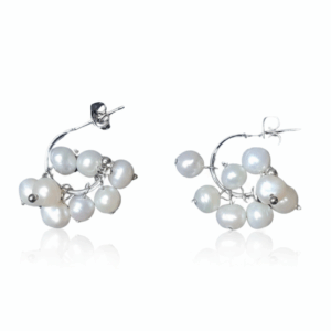 Pendientes plateados con perlas de rio