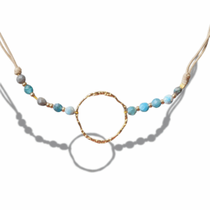 Pulsera aro dorado y piedra apatita azul