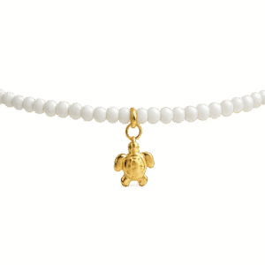 Pulsera con piedras de rio y charm tortuga