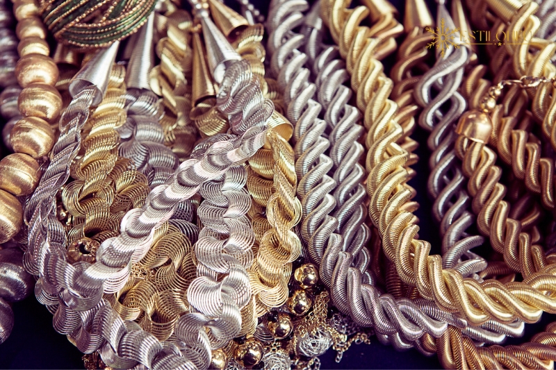 collares-bisuteria-dorados-o-plateados